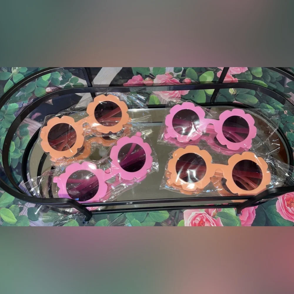 New! 2 x $6 Kids sunglasses adorable